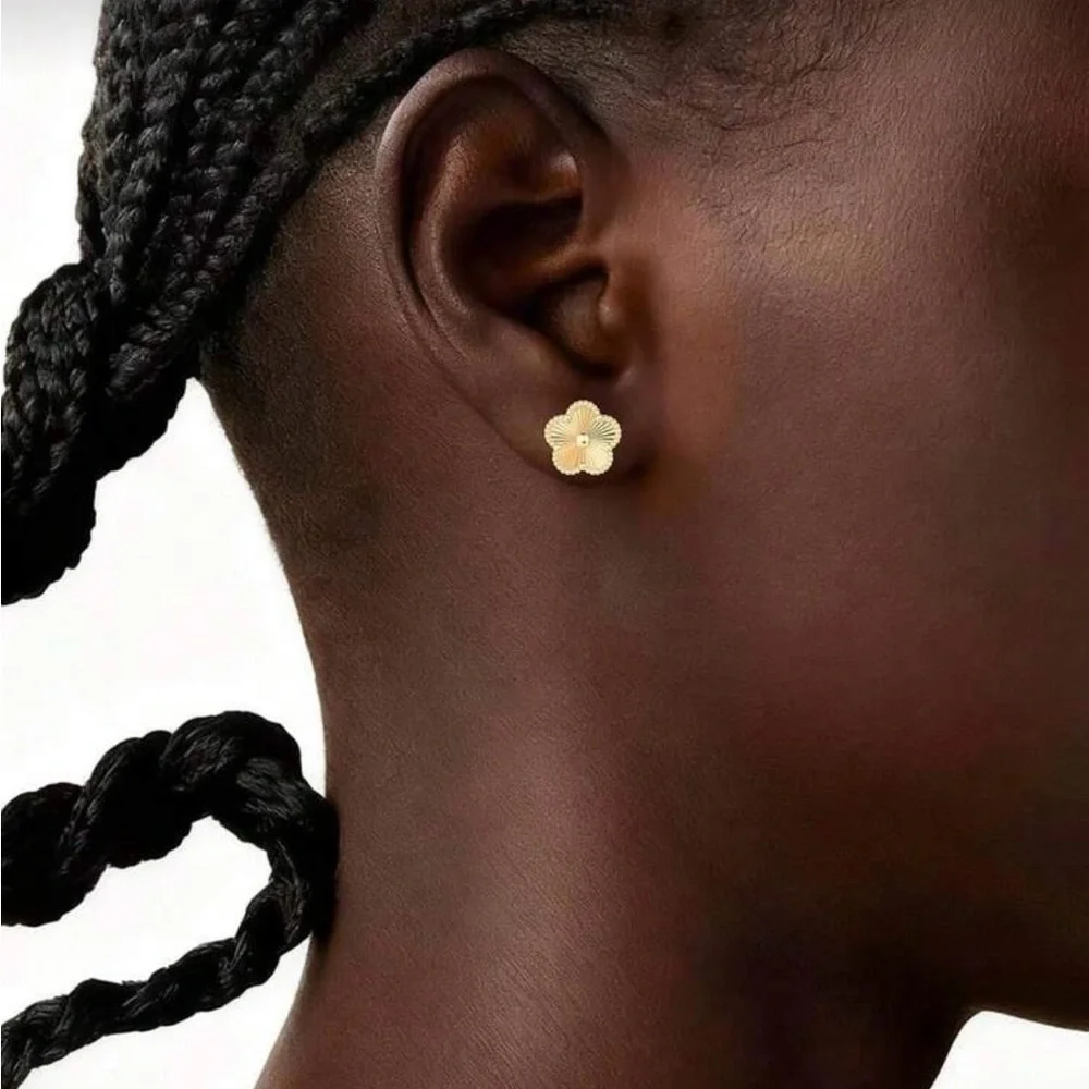 Elegant 14K Gold Plated Flower Stud Earrings New